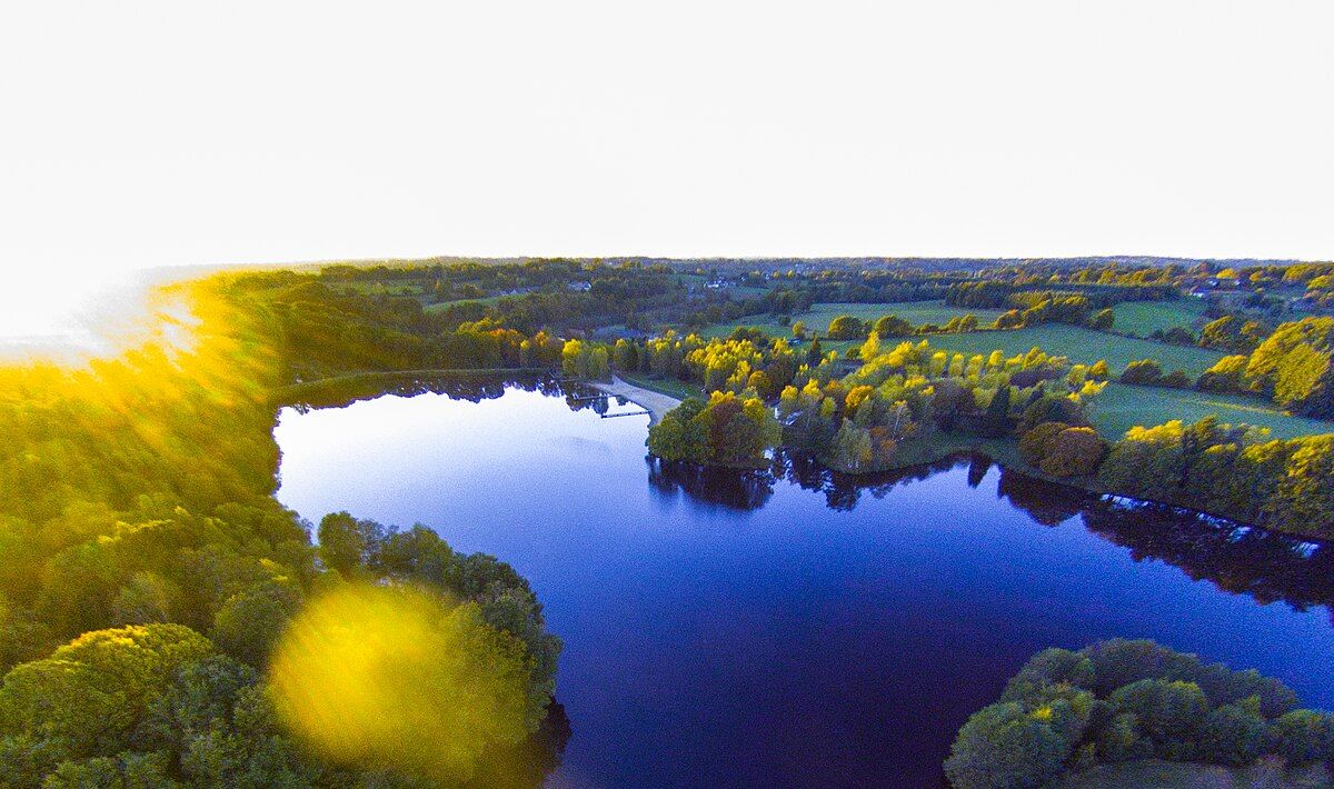 Photo du lac vu du ciel